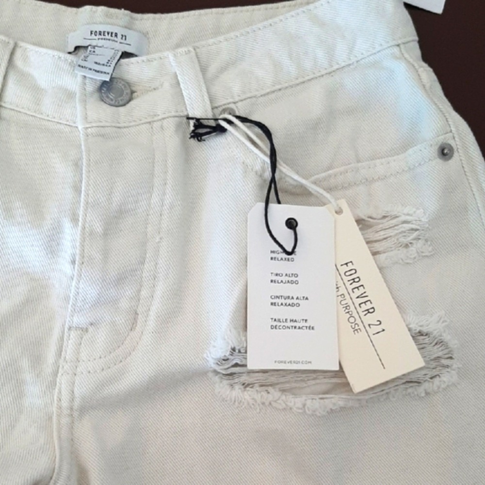 Forever 21 Premium Off White Distressed High Rise Mom Shorts Cream Denim Size 25 - Picture 3 of 4